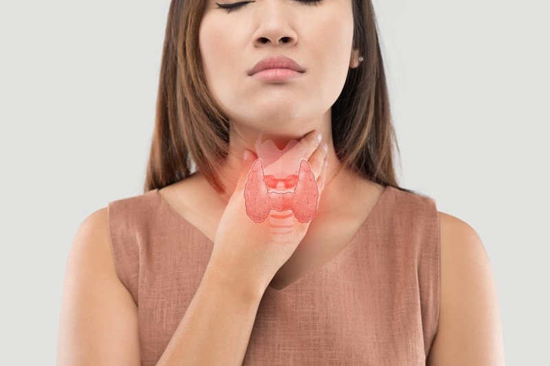 علائم کم‌کاری تیروئید در زنان